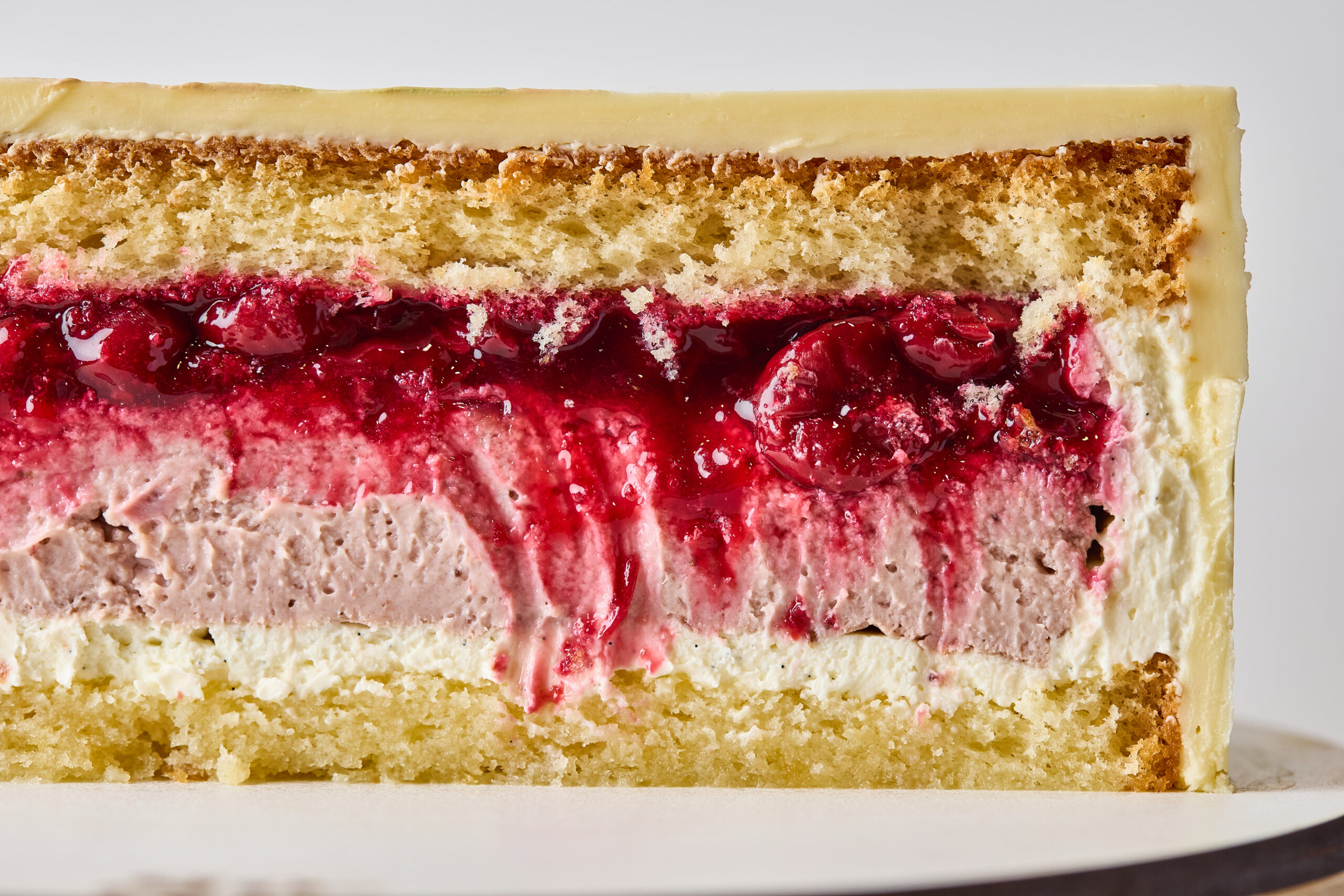 CHERRY-STRAWBERRY CHEESECAKE